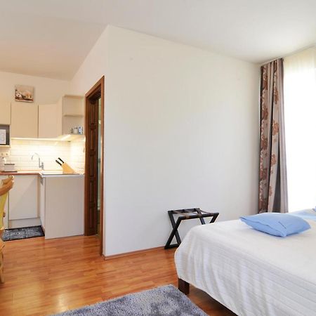 Farkas Apartman Siofok Exterior photo