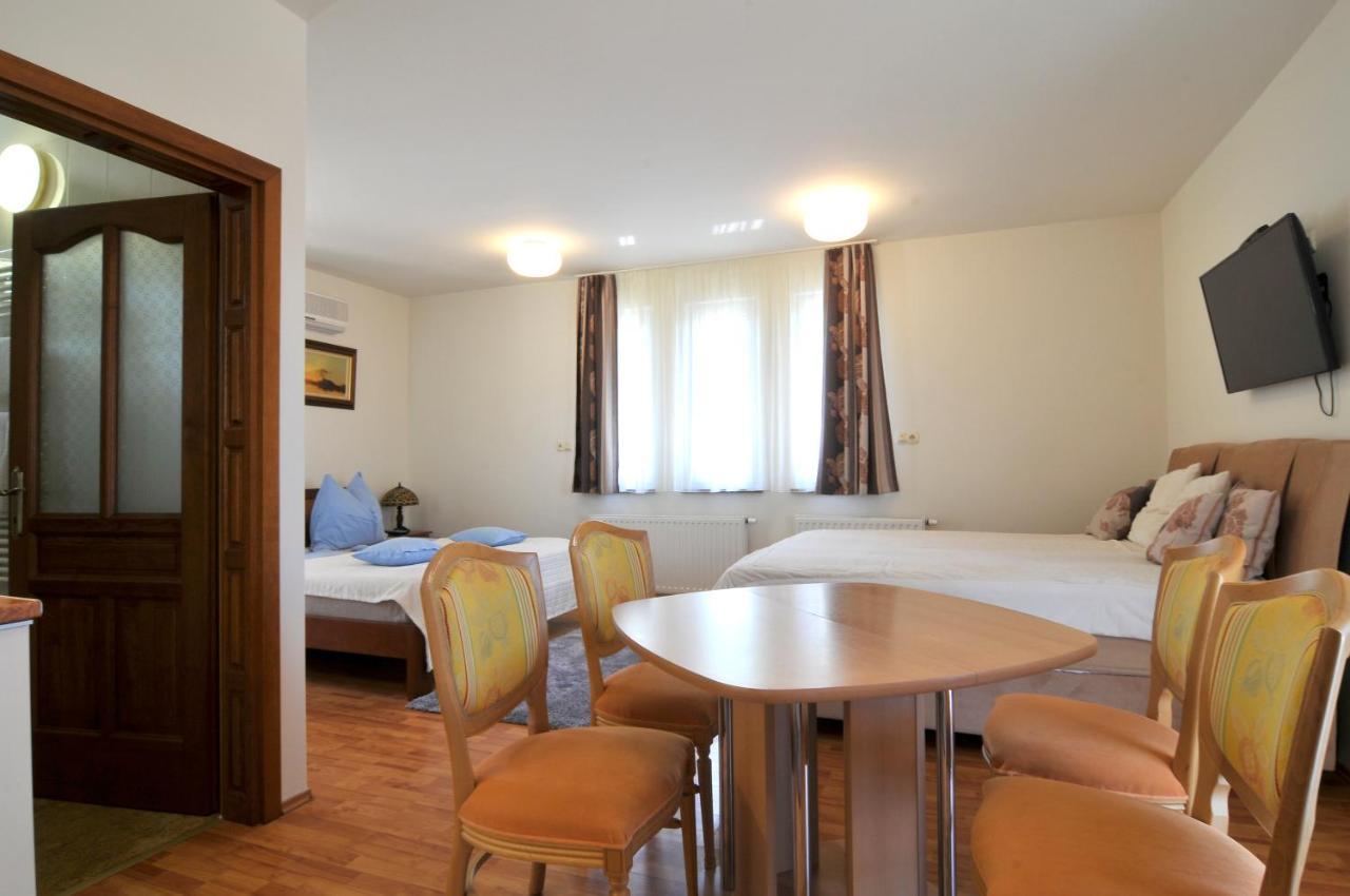 Farkas Apartman Siofok Exterior photo