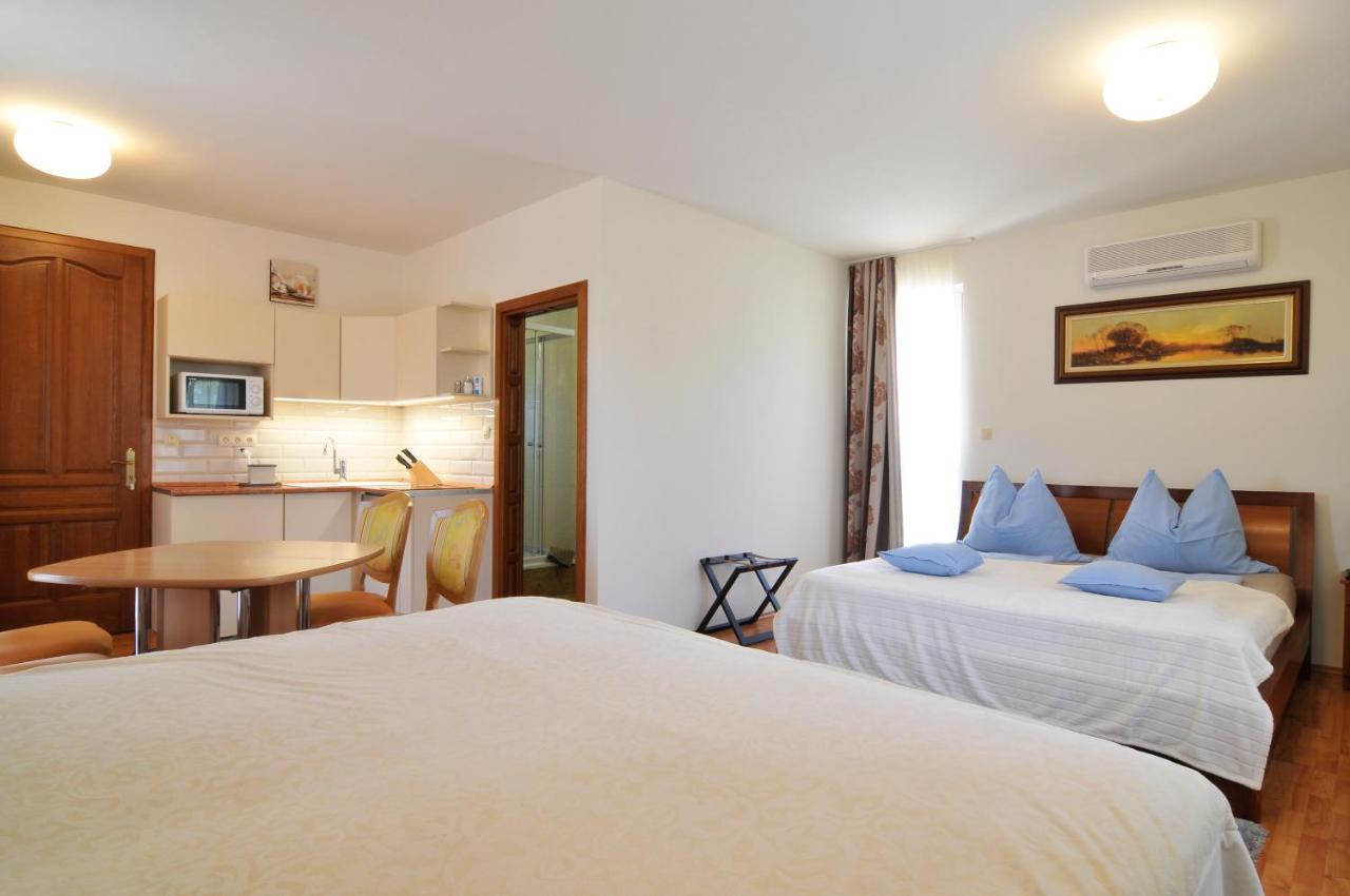 Farkas Apartman Siofok Exterior photo